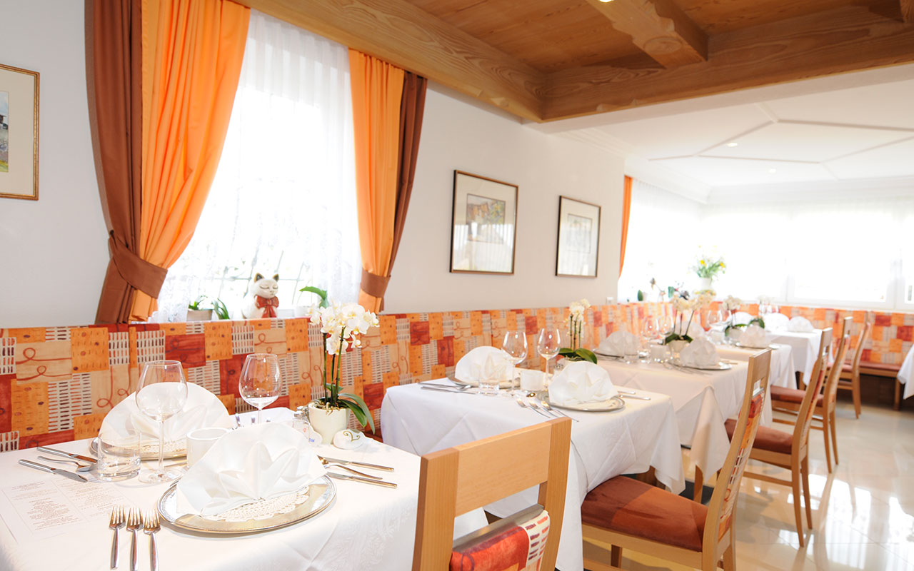Set tables with white decorations